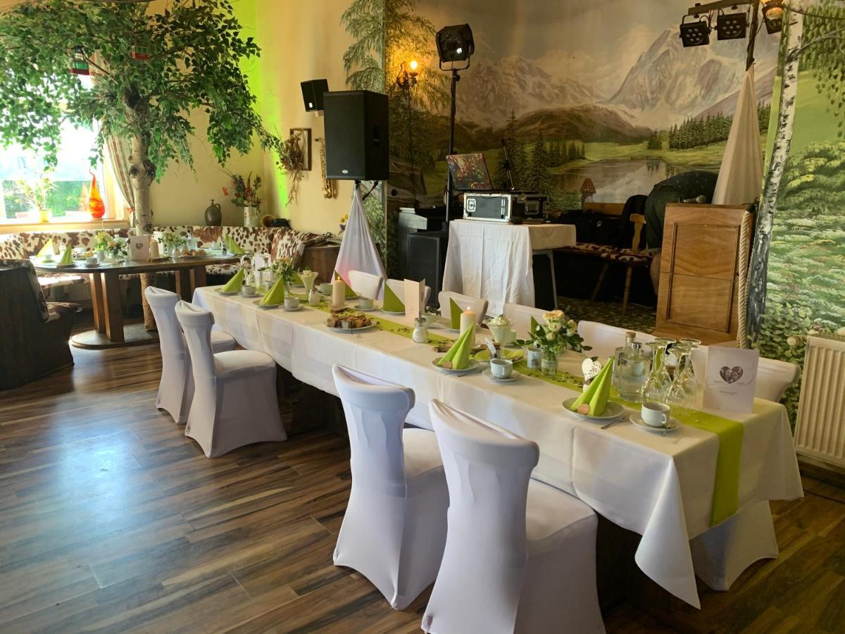 Hotel Alpenhof Markneukirchen Esterno foto
