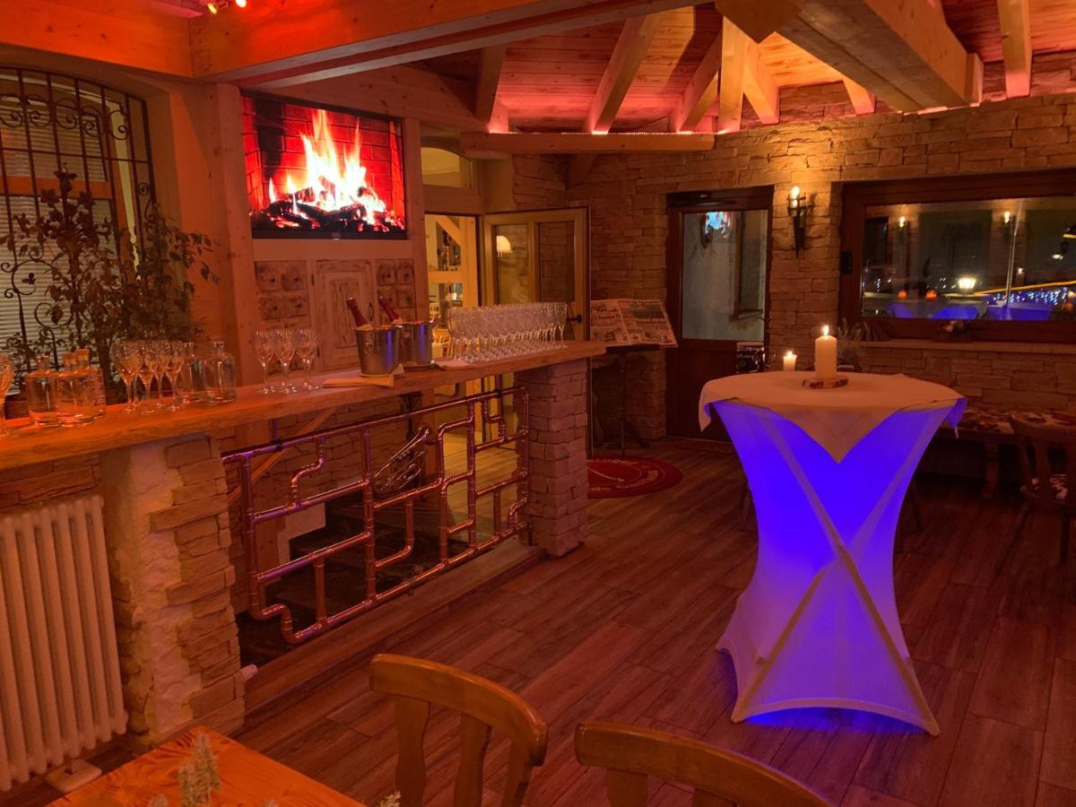 Hotel Alpenhof Markneukirchen Esterno foto