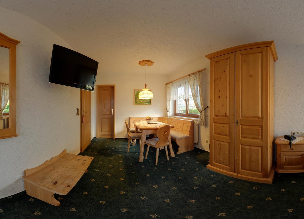 Hotel Alpenhof Markneukirchen Esterno foto