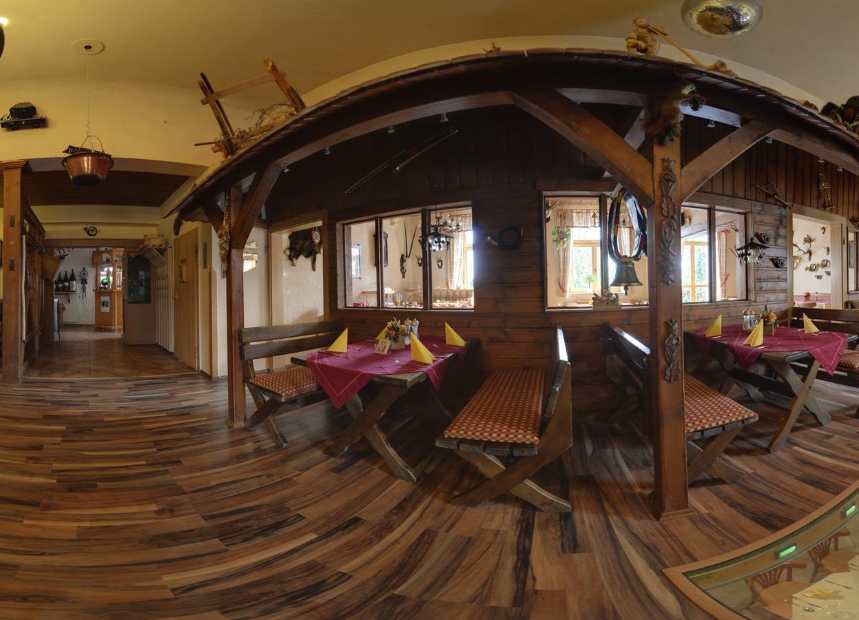 Hotel Alpenhof Markneukirchen Esterno foto