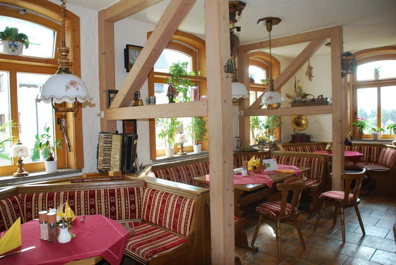Hotel Alpenhof Markneukirchen Esterno foto