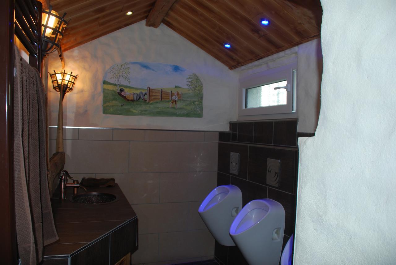 Hotel Alpenhof Markneukirchen Esterno foto