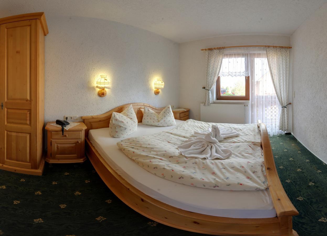 Hotel Alpenhof Markneukirchen Esterno foto